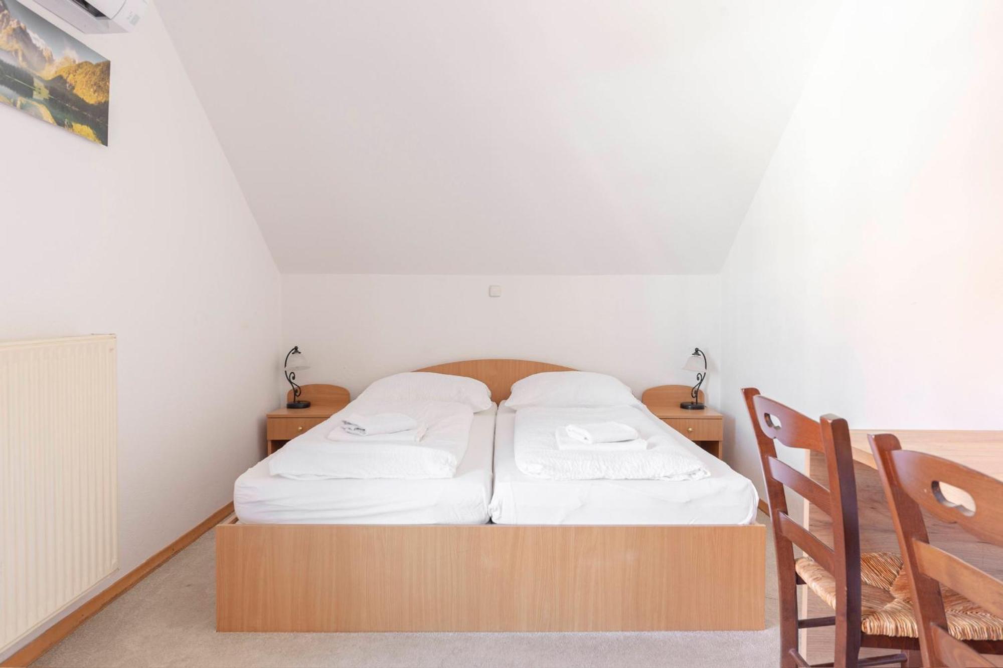 Gostilna Logar Hotel Hotemaze Kültér fotó